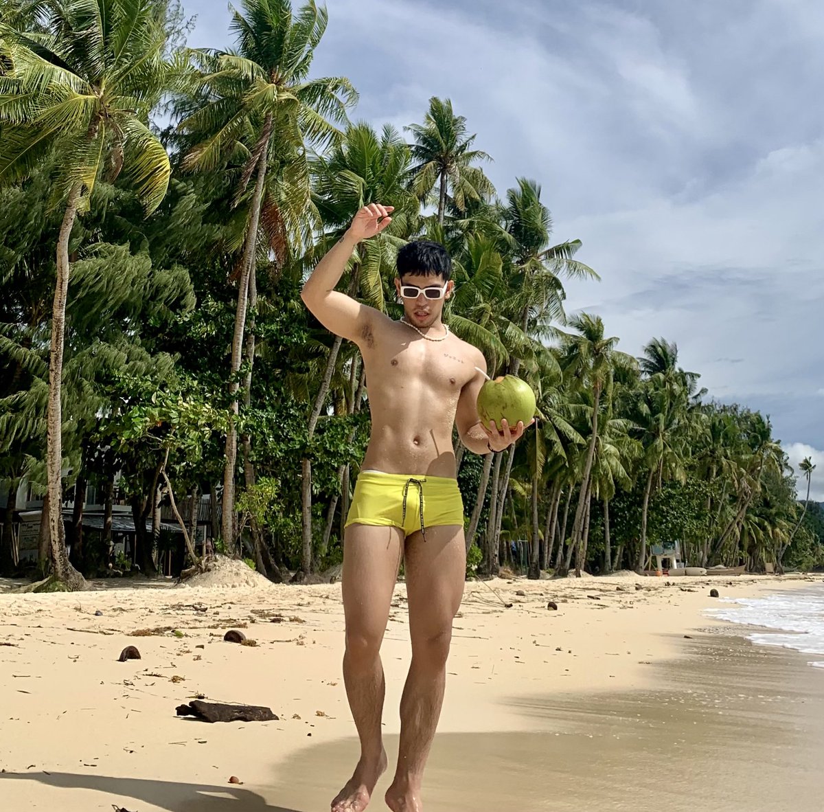 adryyxperry's tweet photo. 🥥🌴 #boracay https://t.co/99bbYHOXYT