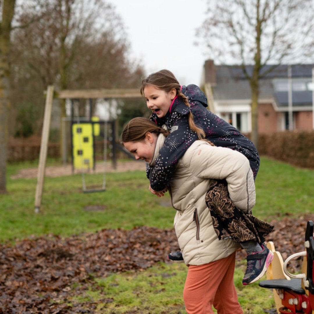 Kansfonds's tweet image. Nederland deelt. Ook de #energiecompensatie! Klanten van @vandebron delen vollop mee. Bedankt allemaal. 💚 

Wil je afzien van de compensatie? Help elkaar de winter door en doneer via kansfonds.nl/winter

#noodhulpactie #doneernu #iedereeneenthuis #thuisgeven #Kansfonds