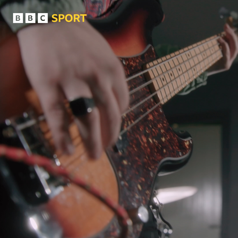 BBCSportScot's tweet photo. LIVE @ScottishCup coming up this evening! 🏆

⚽️ Cumnock Juniors v Dumbarton 
⏰ Coverage starts 7:30pm 
📺 @BBCScotland 

Keep an eye out for local Cumnock band The Frontiers, as they open the programme 🎸⤵️

#BBCFootball