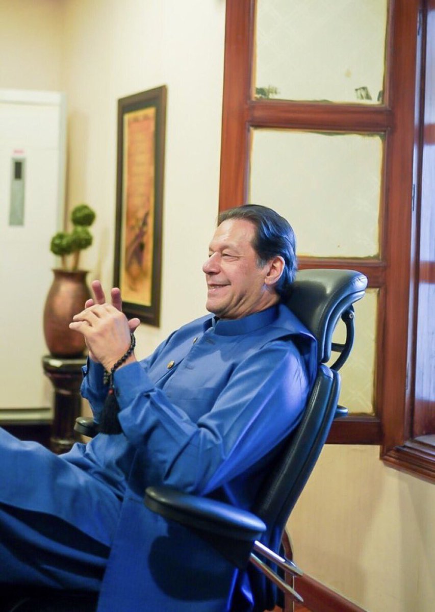 hina98_hina's tweet photo. Such a great leader for Pakistan is Imran Khan earlier today at Bani Gala #عمران_خان_ہماری_ریڈ_لائن  #BehindYouSkipper https://t.co/QiGEPShlJQ