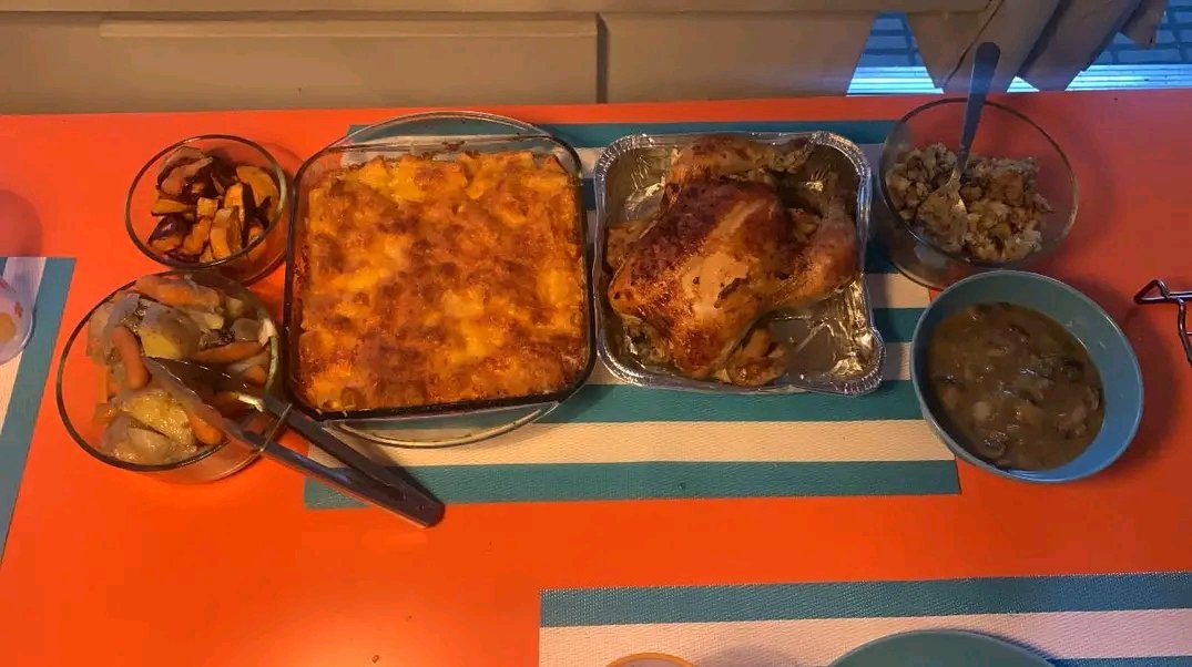 Brucemayer466's tweet photo. le déjeuner est servi 😌😌🤤🤤 https://t.co/w1guFodXRF