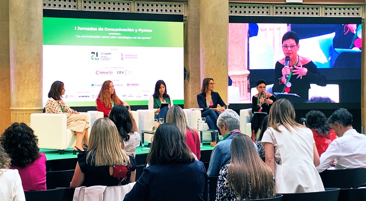 Carrilero_Alex's tweet photo. @Hallon_es colabora en las I Jornadas #ComunicaciónYPymes

‘Experiencias de éxito en #comunicación interna’ con:

@Carol_Beguer de @GrupoGimeno
@vickycasa de @grefusa
@EncarFerrando  @apunt_media
M. Dolores Iniesta @hero

🎙️Moderado por @EstherCSCS presidenta #DircomCV @WeAddYou https://t.co/tQDMOAjm9N
