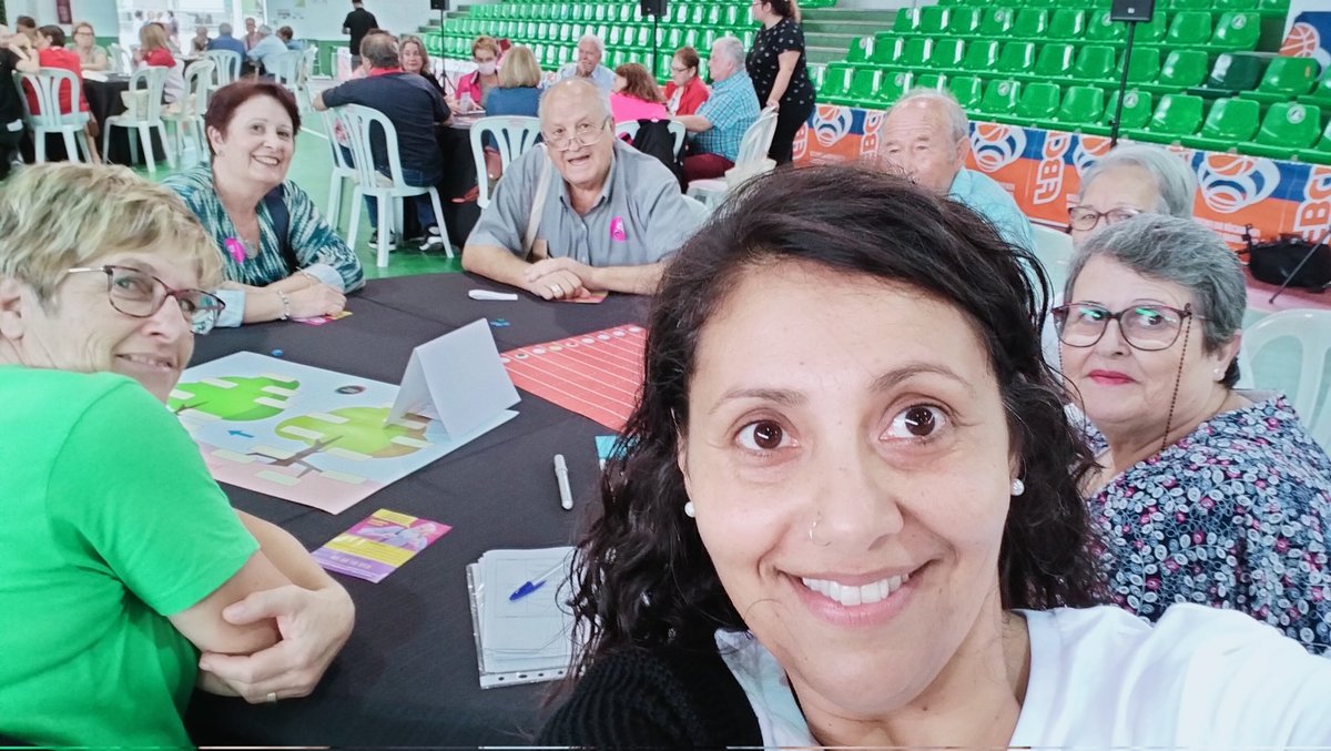 karina_almiron's tweet photo. 🌱Las semillas que dejamos' nos enseña que si plantamos #odio y #prejuicios, cosechamos #conflictos, #discriminación y #pobreza.
No hay límite de edad para cambiar el mundo 🌍
#ODS #InclusiónSocial #Igualdad
@JOVESOLIDES
@GVAinclusio
#mesa12 https://t.co/tRXAnjtUK6