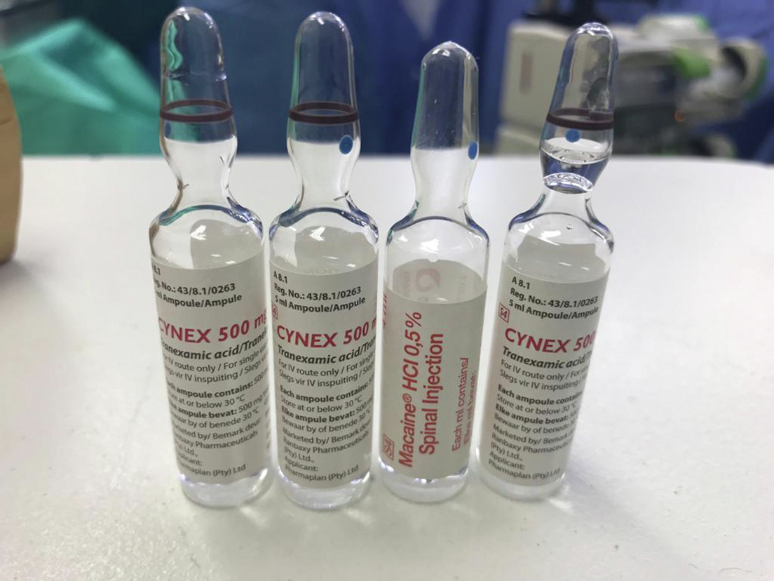 AJOG Special Report:  Tranexamic acid at cesarean delivery: drug-error deaths - Ampoules of local anesthetic and tranexamic acid with similar size and shape ow.ly/BO5750LhpFO