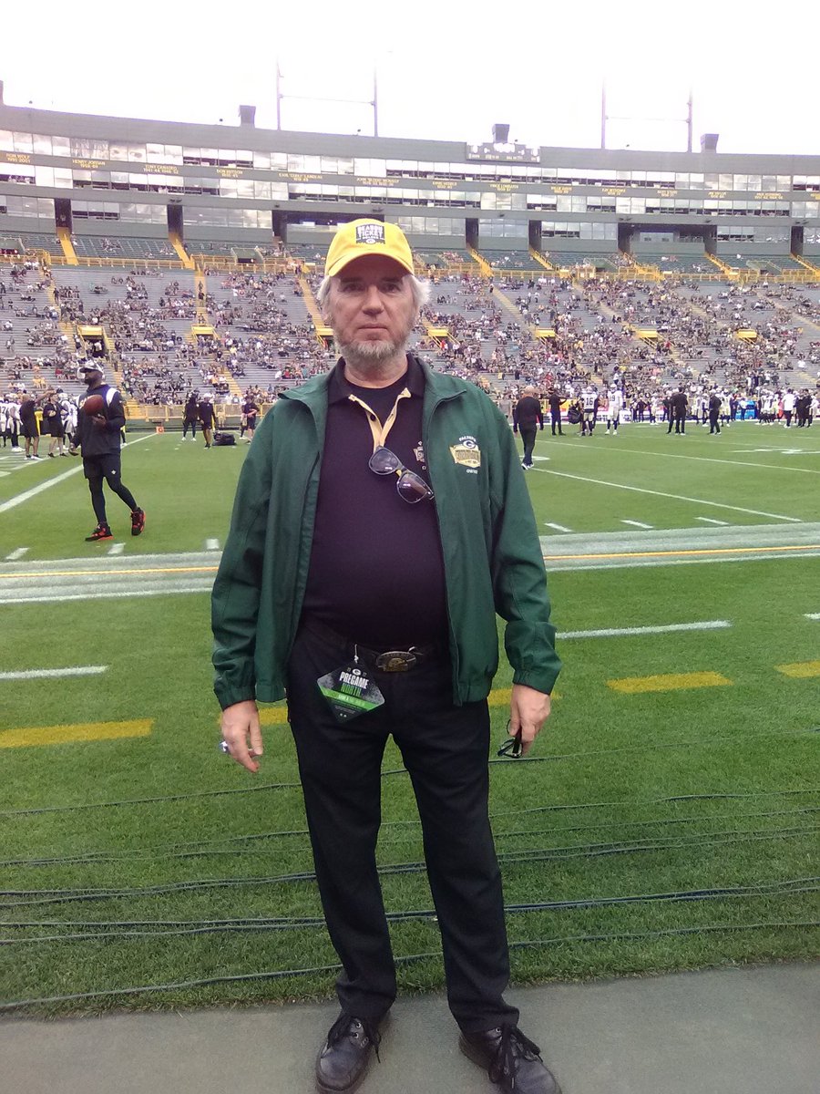 RjSchuknecht's tweet photo. @ukpackers @LambeauField @packers @packeverywhere https://t.co/CTLuTgVMmn