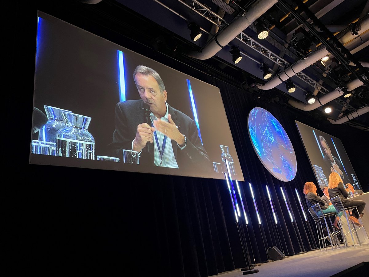 DidierTrutt's tweet photo. #MondialCCE2022 à Nice | J’ai la chance d’évoquer avec mes collègues @Les_CCE les défis de la #cybersécurité et comment une politique souveraine nationale et européenne est une réponse pertinente avec par exemple l'#eIDAS v2.

#CCE #SouverainetéNumérique https://t.co/2F1IN0Nvw0