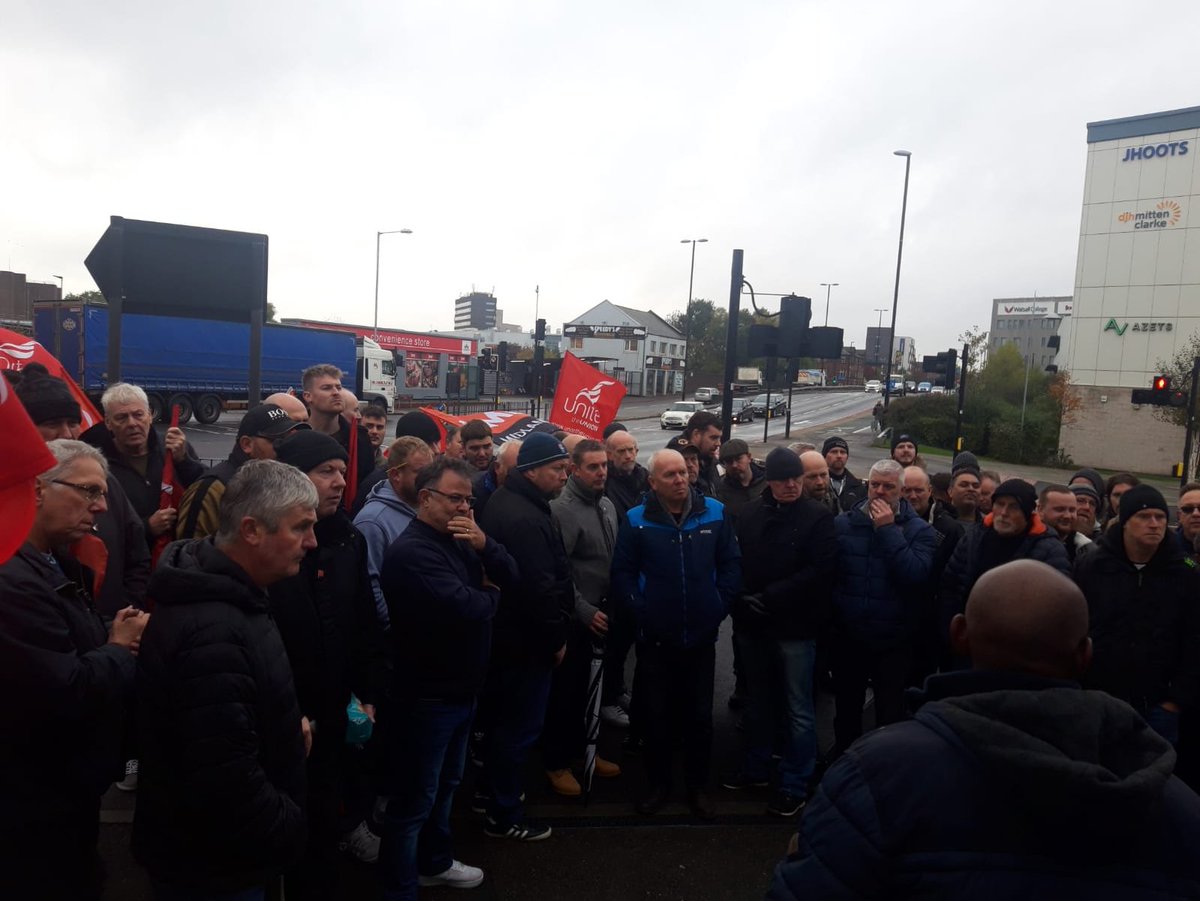 Birmingham Trades Union Council (@birminghamtuc) on Twitter photo Really impressive turnout at the @walsallwhg picket this morning from <a href="/UniteWestMids/">Unite West Midlands</a> and <a href="/GMBMidlands/">GMB Midlands</a> members.
The employer needs to get round the negotiating table and make a satisfactory pay offer instead of playing silly games. Really impressive turnout at the @walsallwhg picket this morning from <a href="/UniteWestMids/">Unite West Midlands</a> and <a href="/GMBMidlands/">GMB Midlands</a> members.
The employer needs to get round the negotiating table and make a satisfactory pay offer instead of playing silly games.