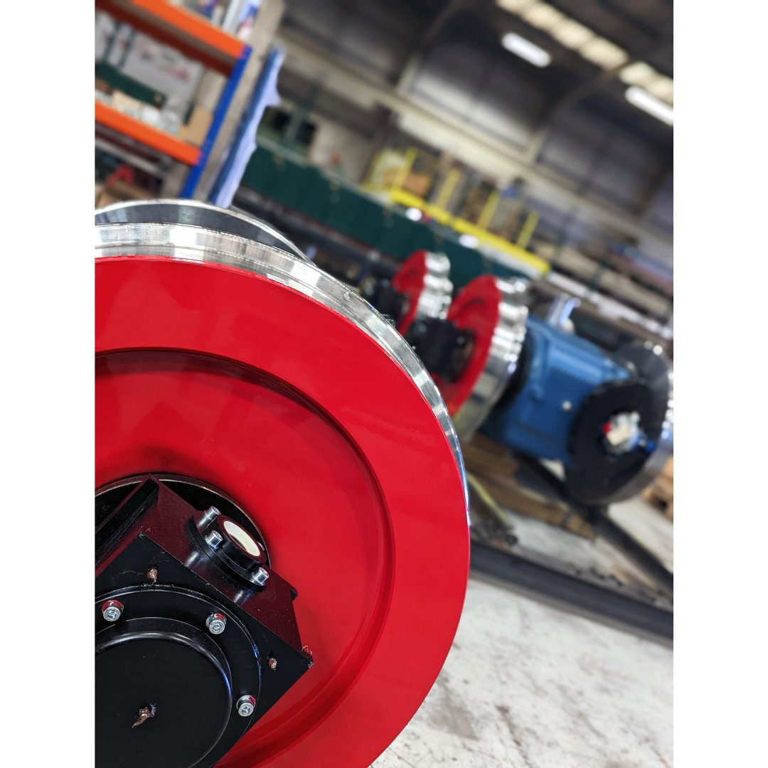 SevernLamb's tweet image. Who’s ready for the weekend! ⌚ #FactoryFriday!! 🏭👷🏻‍♂️

@daytonhistory's locomotive is creating a real buzz in the factory this week, with the delicate hand painted accents, now all but complete ✨

Stay tuned for updates and milestones as our projects near completion.

#ParkTrain