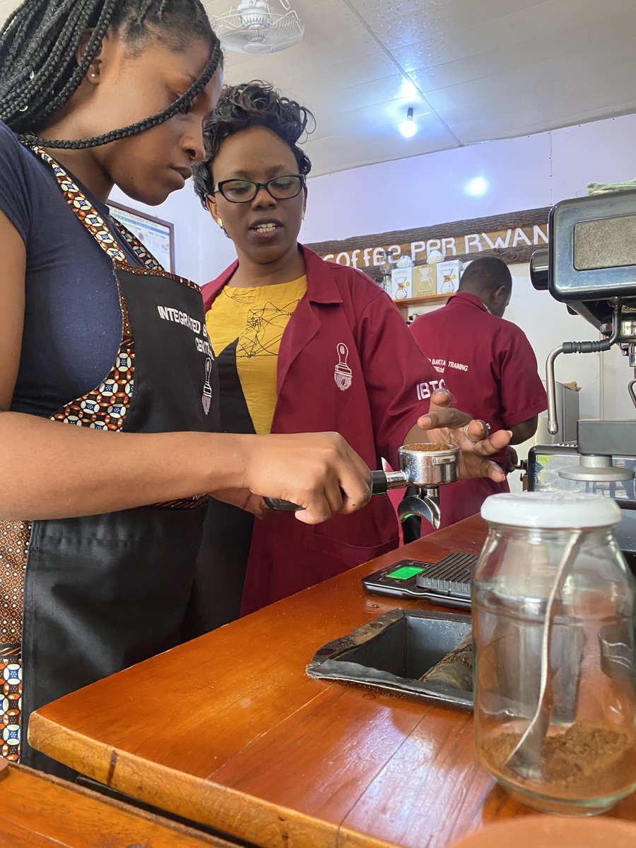 ibtcrwanda's tweet photo. Some beautiful moments from our latte art class. Mark your calendars for the next latte art class.

#latteart #COFFEECREATION #Barista #VisitRwanda https://t.co/mo0Q5f71F5