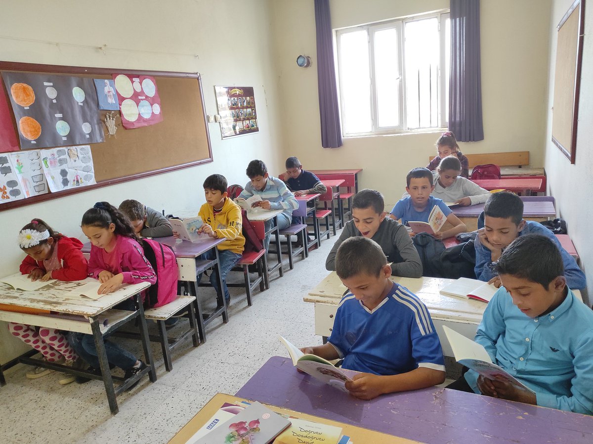 BugdaytepeO's tweet photo. Şanlıurfa Valiliğimizin #urfaokuyor projesi son hızıyla devam ediyor. @MemHarran @ASUTAYMEHMET @HarranKaymakam @sanliurfammem63 @UrfaValiligi https://t.co/EL3lBEwBO0