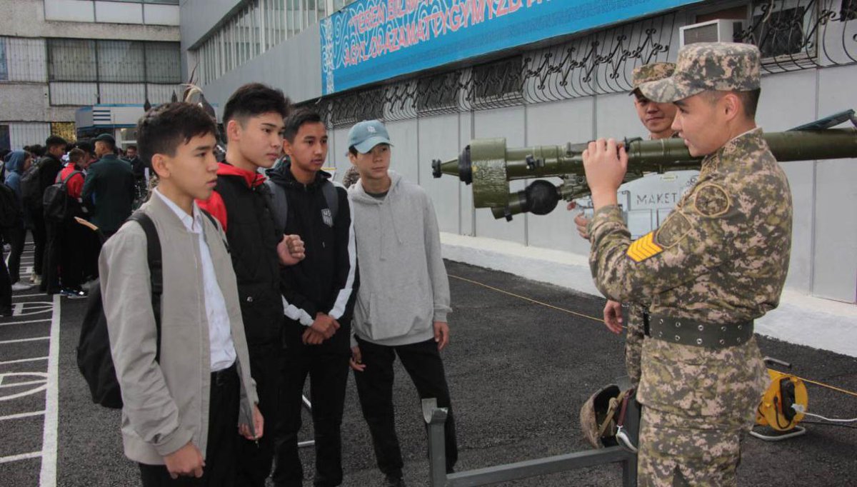 modgovkz's tweet photo. Almaty schoolchildren #visited a military university 

#Army #MinistryofDefence #ArmedForces #MilitaryNews #radioelectronics #pupils #Kazakhstan #cadets #actual #Institute https://t.co/h1wNFBmeGS