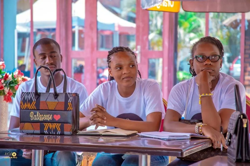 𝑭𝒐𝒏𝒅𝒂𝒕𝒊𝒐𝒏 𝑭𝒆𝒎𝒎𝒆 𝑩â𝒕𝒊𝒔𝒔𝒆𝒖𝒔𝒆 tweet media