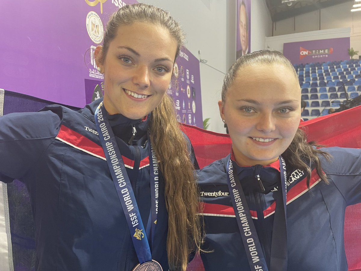 Sølv til Jenny Stene og gull til Jeanette Hegg Duestad i VM i Kairo på OL-øvelsen 50 meter match. Jenny sikrer også Norges andre kvoteplass i skyting til OL i Paris 2024.