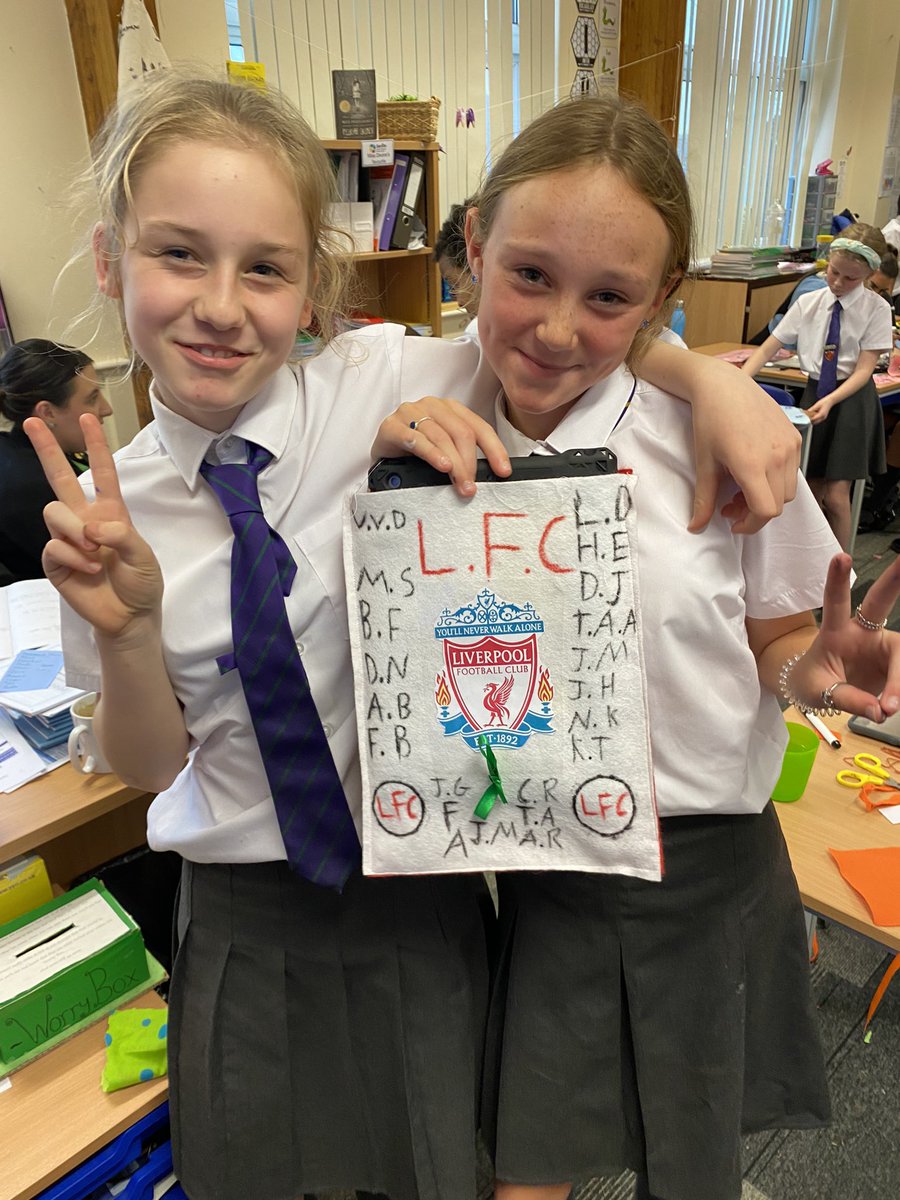 GarstonY6's tweet photo. We are so proud of the effort all of Y6 have all put in to making their final DT pieces this half term. We made iPad covers and used them to carry our iPads home yesterday! @GarstonCE @MissFlynnREMAT @GillDevine1 https://t.co/xsOFf5fNZx