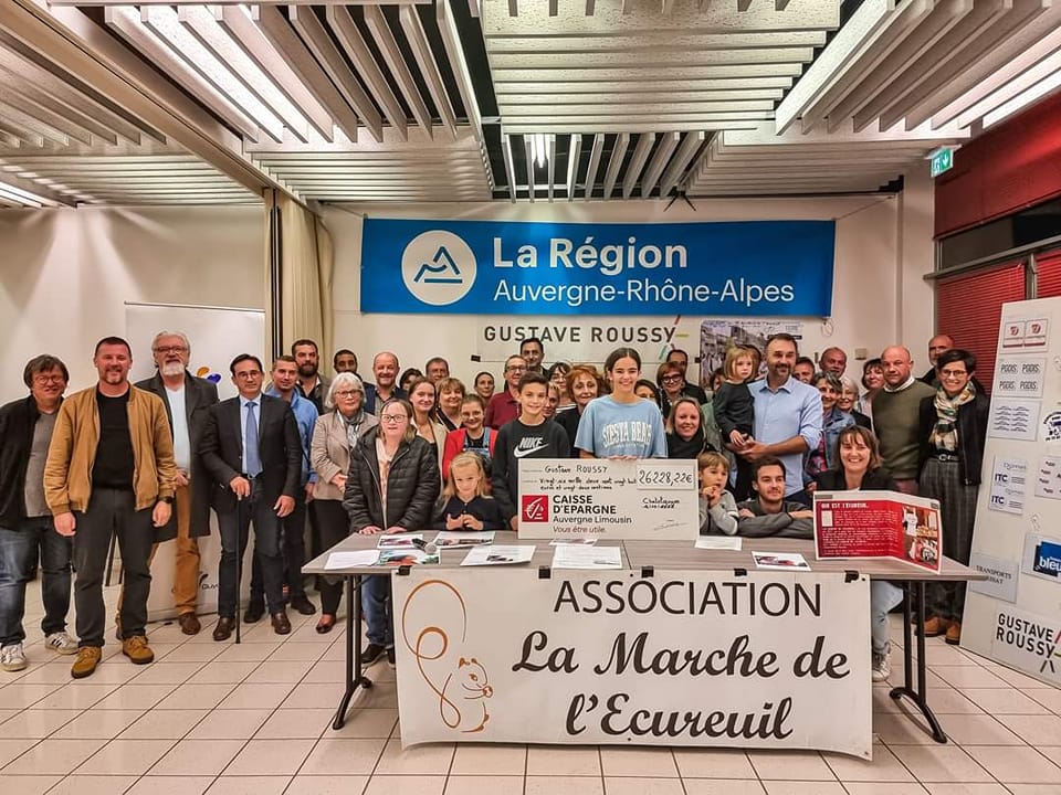 Un immense BRAVO et MERCI à l’association La Marche de l'Ecureuil pour votre formidable mobilisation au profit des cancers de l’enfant 👏💛 Grâce à vous, 26 228€ ont été reversés au service du Dr J. Grill pour soutenir la recherche sur le #gliomeinfiltrantdutronccerebral