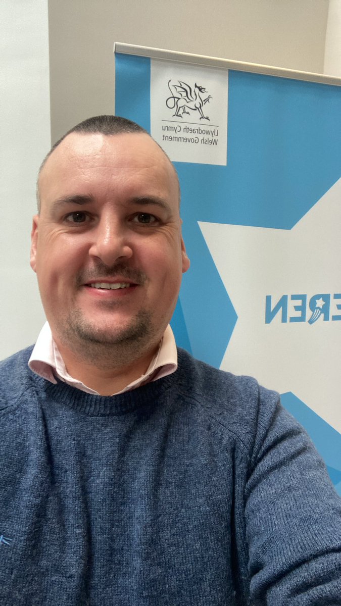 GregScannell07's tweet photo. 3 in a row! At @BridgendCollege today to talk to @BridgendCBC @Seren_Network learners about the Cornell note-taking system! Lots of learners about to get a crash course in whale poo! #seren #moreable #university #studyskills #TSPtraining https://t.co/mDJDV2CyCo