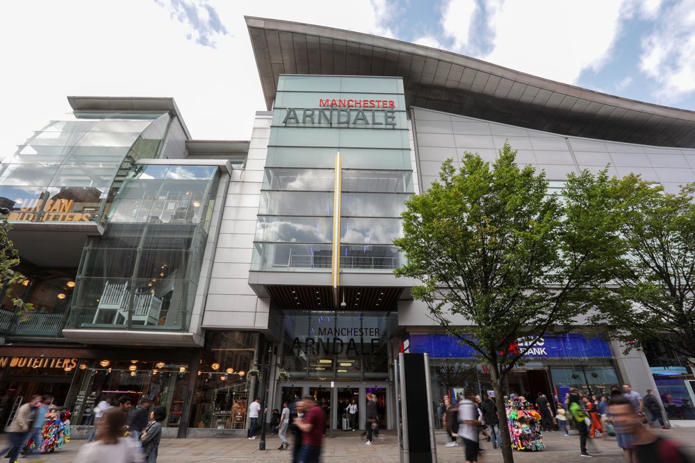 A1RetailMag's tweet photo. Gilly Hicks and Clarks snap up unit at Manchester Arndale. Find out more ➡️ https://t.co/xts1WuaY1U #retail #retailnews #GillyHicks #Clarks #newstores https://t.co/NA9o11lux0