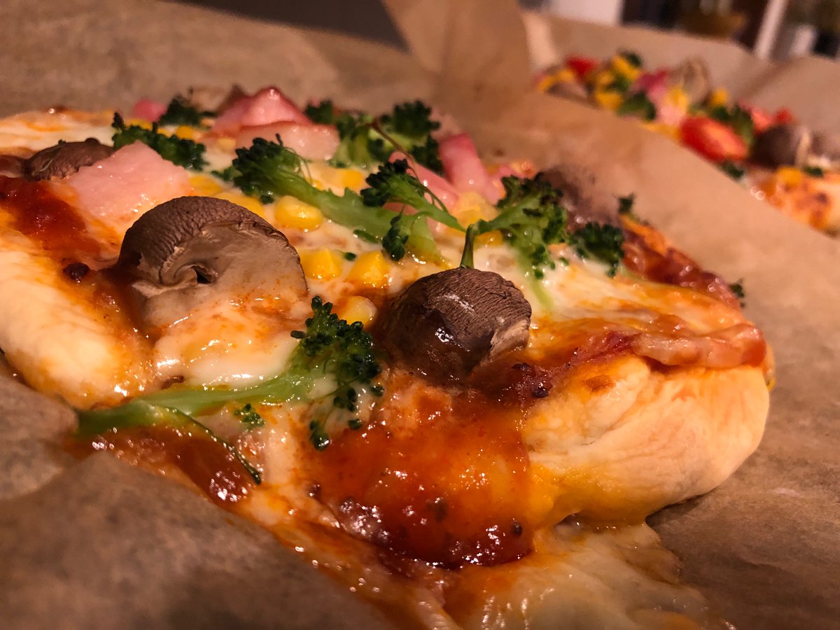 cgRsOiXYnOxpvgF's tweet image. おばあちゃんの誕生日だったからピザ焼いた！
生地から手作りで頑張ったよ！
食べたい人いますか？笑

#札幌p活
#P募集 
手作りピザ　p活　札幌