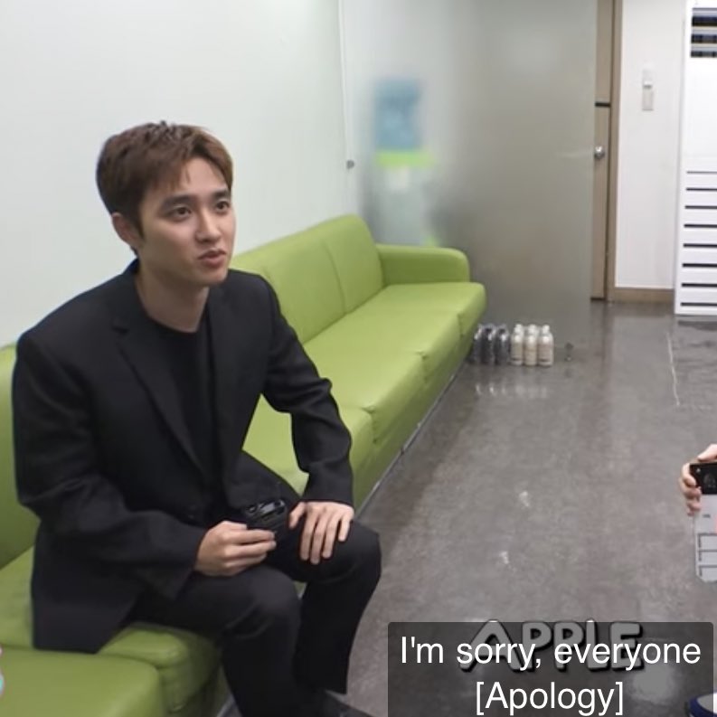 ksoosarchive's tweet photo. no cause kyungsoo apologizing is actually funny 😭😂 https://t.co/xbEaJBbcRt