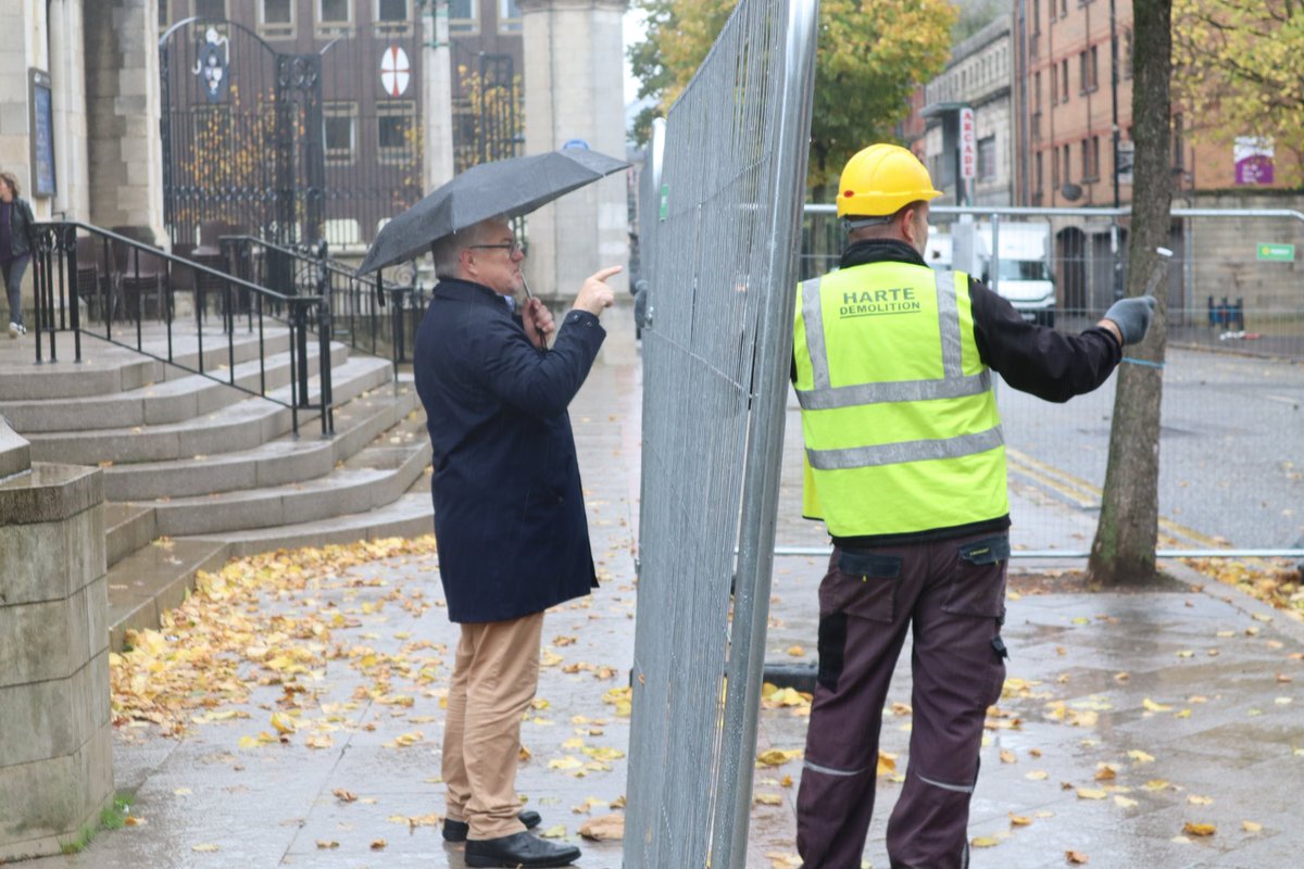 CQBelfast's tweet photo. ❗️➡️ We are delighted to see that some pedestrian access at least has been restored this morning on DONEGALL STREET. This will be a relief to the businesses still operating on the street.
Now to get the road opened again for all access!
#CathedralQuarterBelfast
#CQBID https://t.co/PphEL0mETo