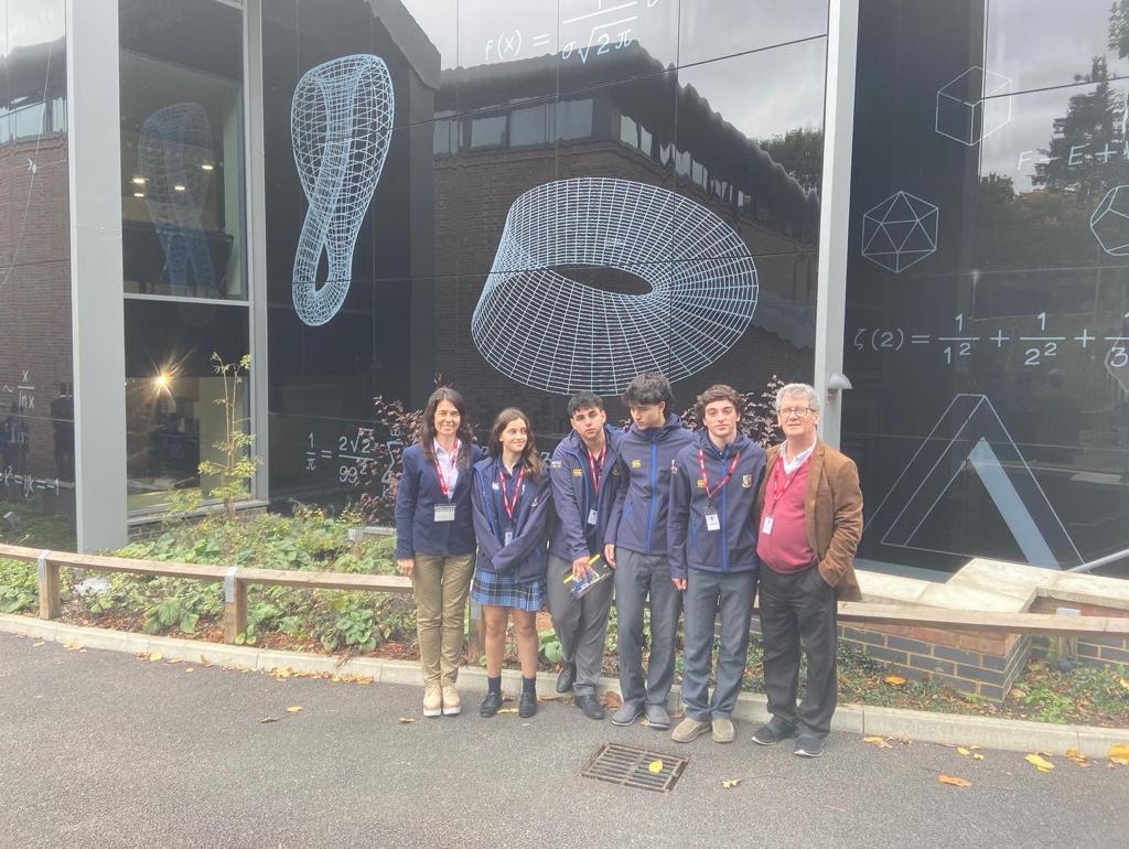 We were delighted to recently welcome staff and pupils from St Alban’s College in Buenos Aires in Argentina to St Albans School. We look forward to more opportunities to partner with you in the future.

@stalbancollege @MikePJWright