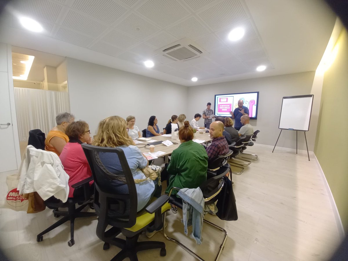EnsenyamentUSOC's tweet photo. Avui, 21 d'octubre, estem tenint reunions amb representants dels treballadors de la USOC de la concertada per tal de tractar la manca de pujada salarial digna per al personal d'Aministració i Serveis i dels nivells no concertats dels centres concertats, per a aquest any 2022. https://t.co/6Pt93YkVXs