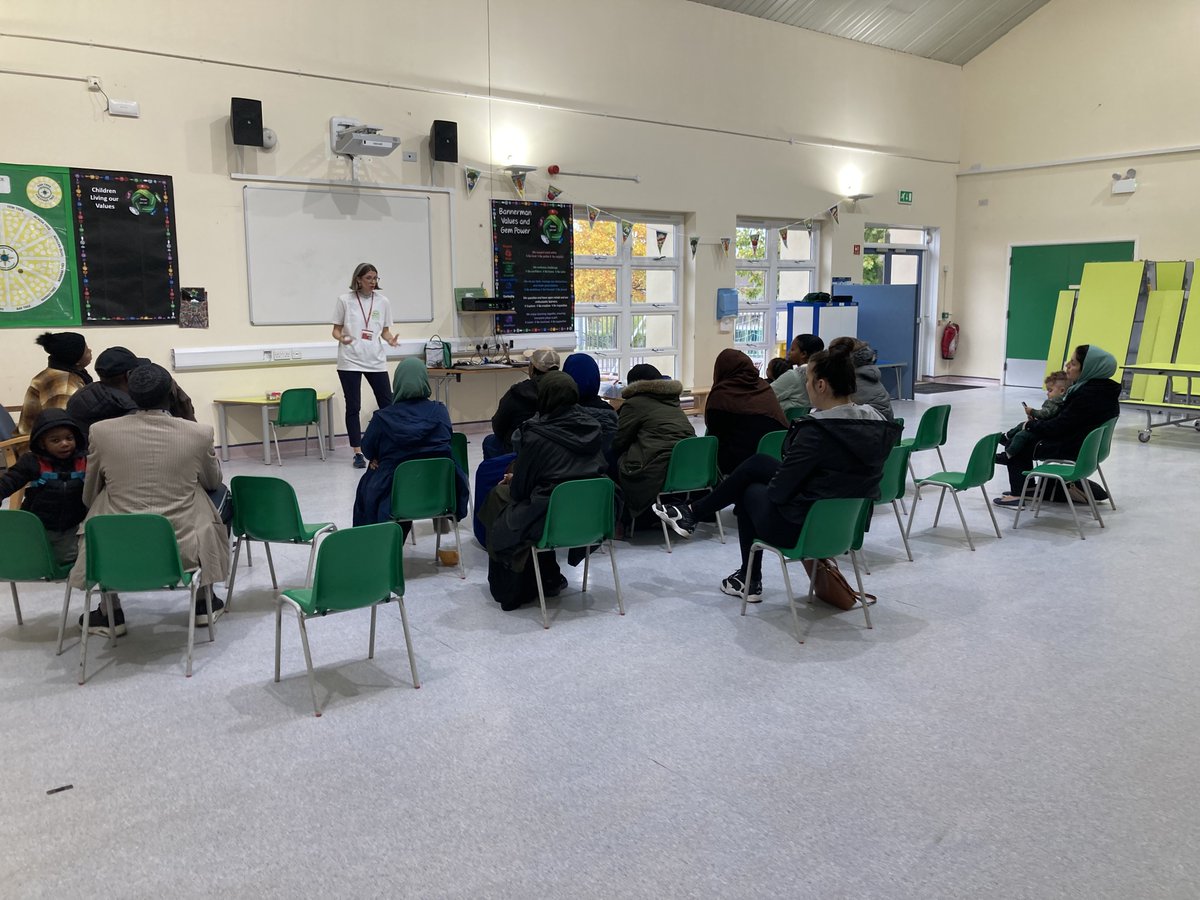 We had Rachel from @BristolEnergyNw presenting at our coffee morning yesterday. Rachel gave out helpful tips on saving money and reducing household bills. If you need support with your bills please make an appointment with Anna Hicks. #community #believewecan #collaboration