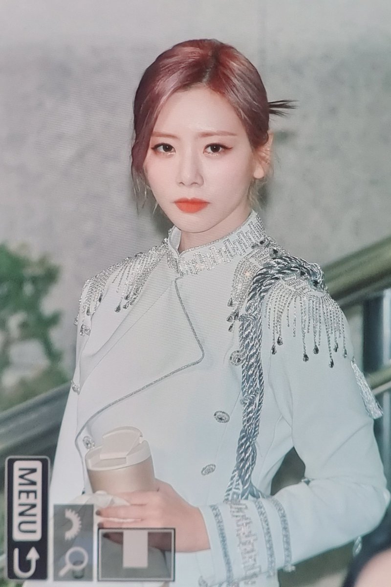 dawn4u_'s tweet photo. 221021 퇴근

#드림캐쳐 #DREAMCATCHER
#지유 #김민지 #JIU https://t.co/XjnamcIwdu