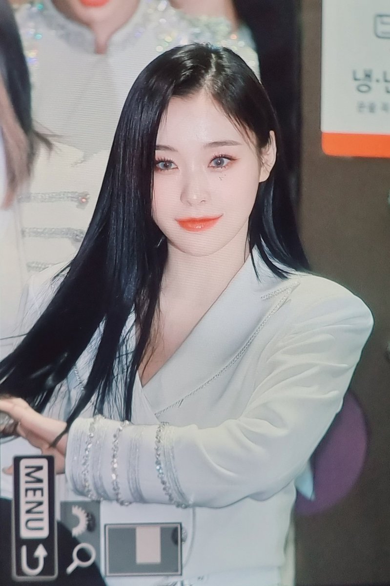 dawn4u_'s tweet photo. 221021 퇴근

#드림캐쳐 #DREAMCATCHER
#가현 #이가현 #GAHYEON https://t.co/sxa0yotksZ