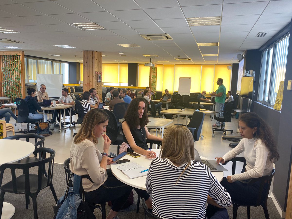 linkbyuma's tweet photo. ✨Continuamos con la 2ª sesión de #PolarisAcademy para #SpinOffUMA💡
📈 Hoy abordan, de la mano de Jesús Pedrero, como hacer un "Plan Estratégico de Ventas"🤑Y todo lo aprendido lo han puesto en práctica durante la jornada.
🚀¡Esperamos que os sea de mucha utilidad en el futuro! https://t.co/cQzpc3A0DK