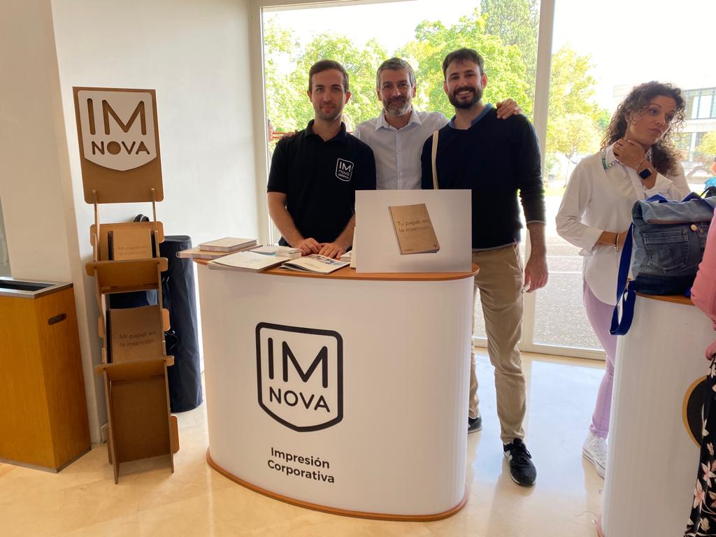 crysalia_es's tweet photo. Los representantes de cada una de las empresas de inserción que forman Adeirmur estuvieron al pie del cañón durante todo el I Congreso de #EconomíaSocialRMurcia ⏬ https://t.co/ZTz0oXzjaf