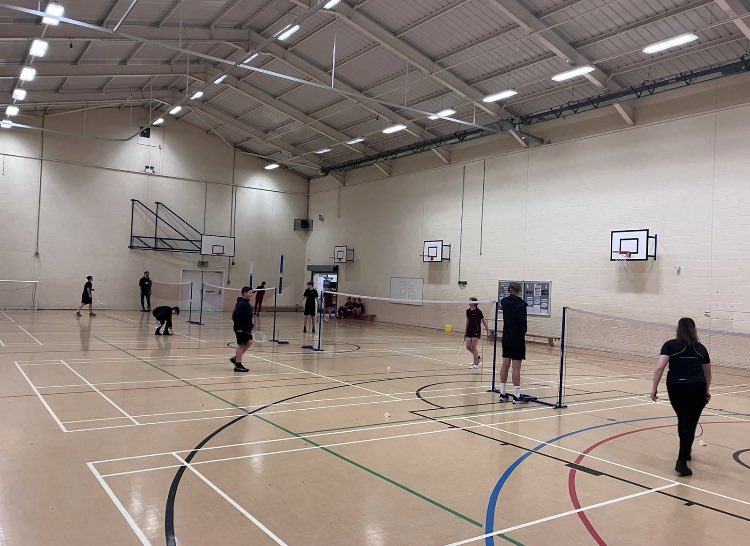 AthertonHighSch's tweet photo. Inter form badminton to finish the half-term, but some very dubious scoring for Mr Skinner’s yellow form @AHS_PE_Staff #respect https://t.co/Ns7sqnazca