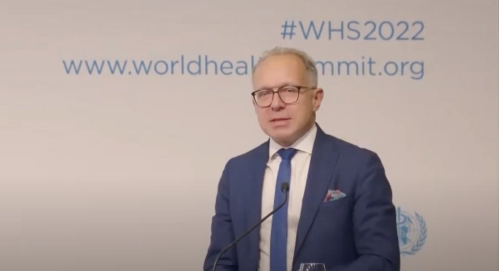 EBRAINS_eu's tweet photo. Earlier this week, EBRAINS CEO @pswieboda took part in a #WHS2022 panel which discussed how a Global Health Data Space - which could help treat and govern #HealthData as a global public good - could be achieved.
Read more: https://t.co/zz59hMIeFM https://t.co/h8uUXUJ80D