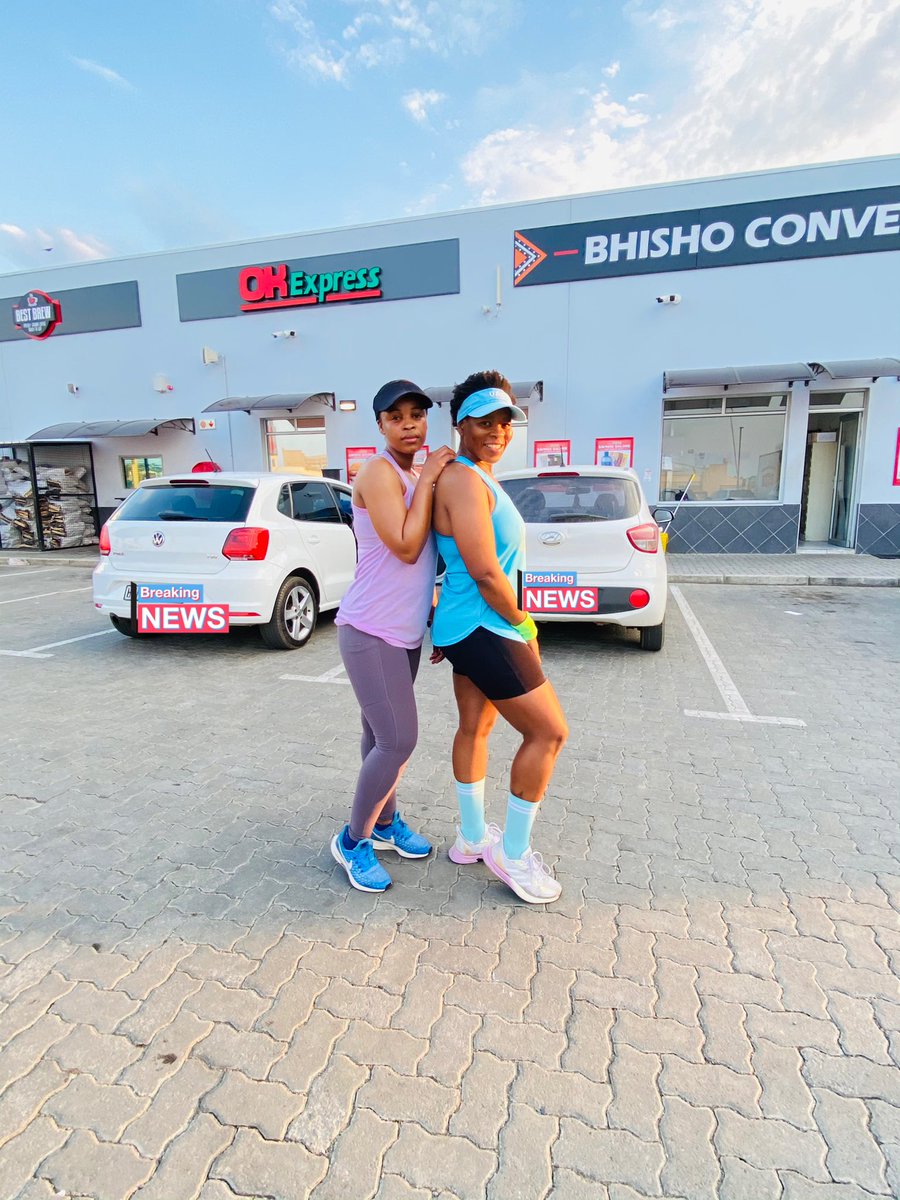 Anda81334644's tweet photo. Giving up is not a solution in whatever situation you are in wake up and fetch yourself🏃🏻‍♀️🏃🏻‍♀️Friday &amp; Thursday Therapy done #RunningWithTumiSelo #Fetchyourbody2022 #IPaintedMyRun #bodytransformationchallenge @Ichoose2BActive #Ichoose2bactive #RunningTherapy #Homeoffit https://t.co/XDMM8XyylL