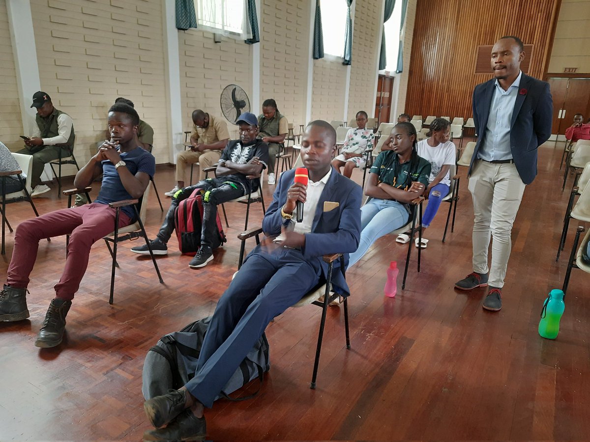 zfu_official's tweet photo. #Happeningnow Question and Answer Session. Young Farmers ask questions to the panelists
#ZYAS_2022
#YoungFarmers
#ZFU
@FarmfitLuxWear https://t.co/JXRVO4nUOO
