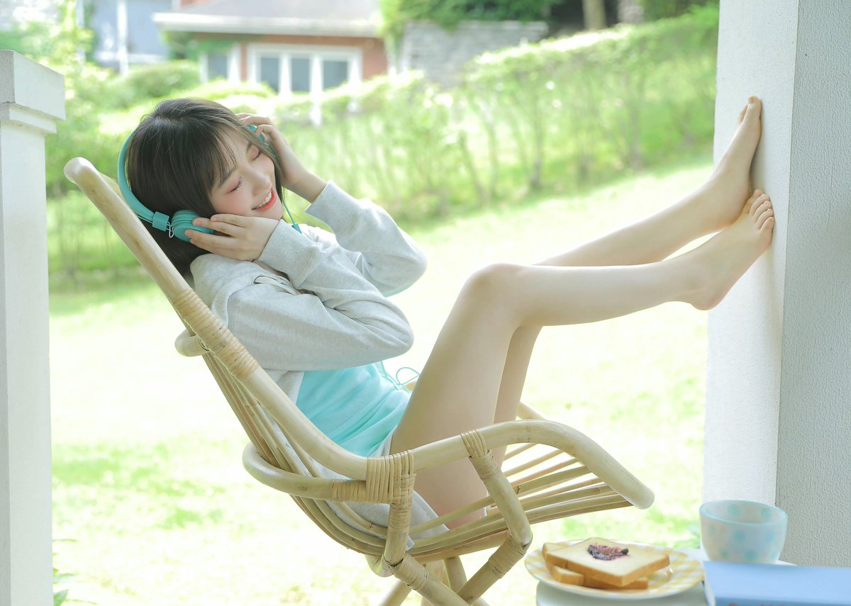meet48infopage's tweet photo. FIRST IDOL REVEAL INCOMING

Qinyuan Fei, from #SNH48 Team HII.(4.4m followers on Weibo) She's gonna hang wiz us at #DCLMVMF22 !!! 😆

RT and follow for ONE chance to win a customized greeting video clip from herself https://t.co/UROsWEGlGK