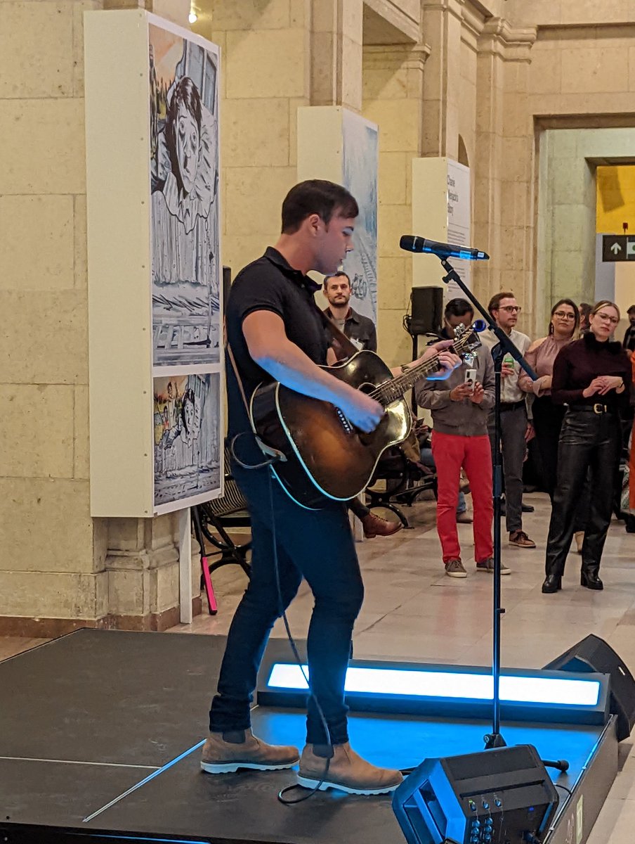 Finally got to meet Lisa Prinn from the DWF <a href="/downiewenjack/">Downie Wenjack Fund</a> after working with her virtually for the past 5yrs <a href="/Torontounion/">Union Station</a> at Union Station at a beautiful event during #walkforwenjack Week. Heard from Chanie's niece about what the DWF has meant for her family. Amazing music too!
