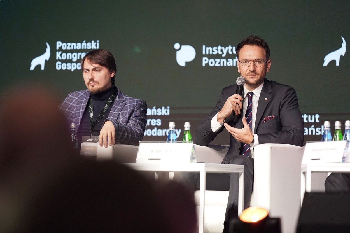 MRiTGOVPL's tweet photo. Dynamika innowacyjności w Polsce jest na wyższym poziomie niż średnio w Unii Europejskiej. Chcemy coraz bardziej kreować rozwiązania innowacyjne, nie tylko ograniczać się do kopiowania innych - minister @waldemar_buda na #PKG2022 https://t.co/Oh9aAb7jAS