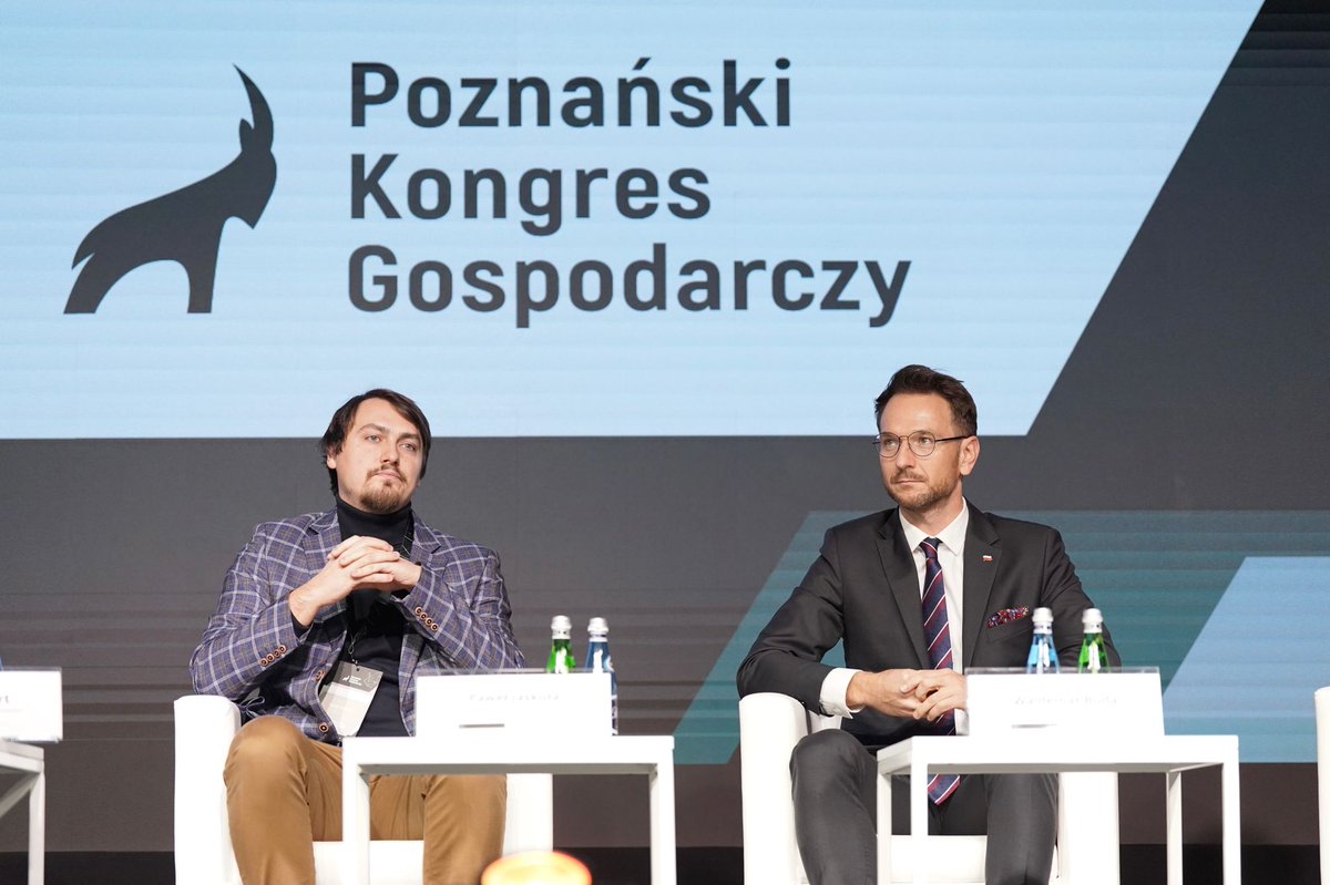 MRiTGOVPL's tweet photo. Dynamika innowacyjności w Polsce jest na wyższym poziomie niż średnio w Unii Europejskiej. Chcemy coraz bardziej kreować rozwiązania innowacyjne, nie tylko ograniczać się do kopiowania innych - minister @waldemar_buda na #PKG2022 https://t.co/Oh9aAb7jAS