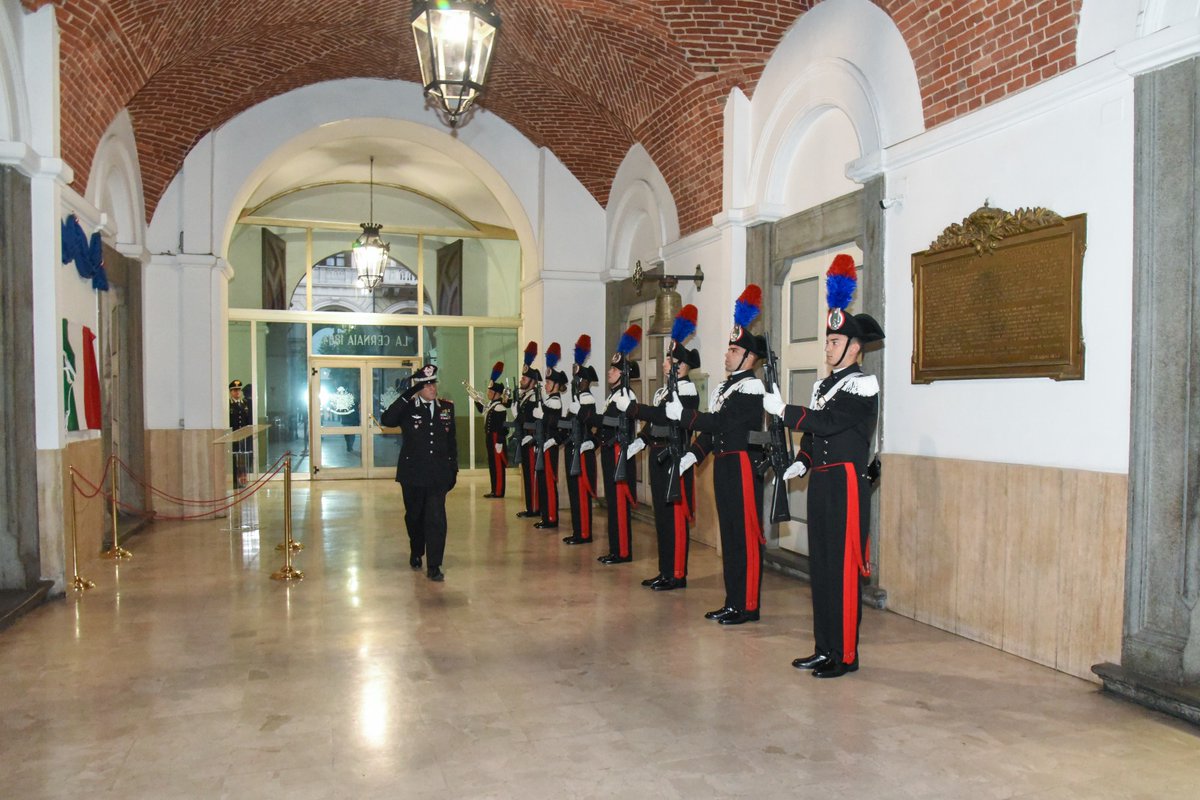 _Carabinieri_'s tweet photo. Torino: per i 200 anni della Scuola Allievi #Carabinieri, una targa ricorda le generazioni di giovani formati alla Caserma Cernaia e una conferenza presso la sede del Consiglio Regionale del Piemonte presenta la mostra sul Bicentenario https://t.co/4WwzNdgdNJ