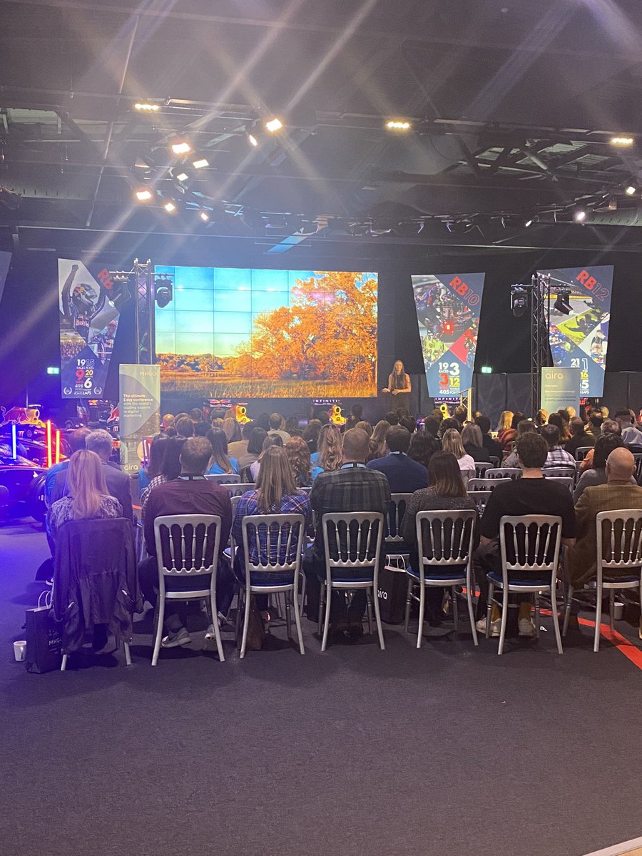 Next up is our very own <a href="/LaurenBellPPC/">Lauren Bell</a> talking about the decision making process when making purchases and which biases can impact our buying cycles #MKGO <a href="/airadigital/">Aira</a>