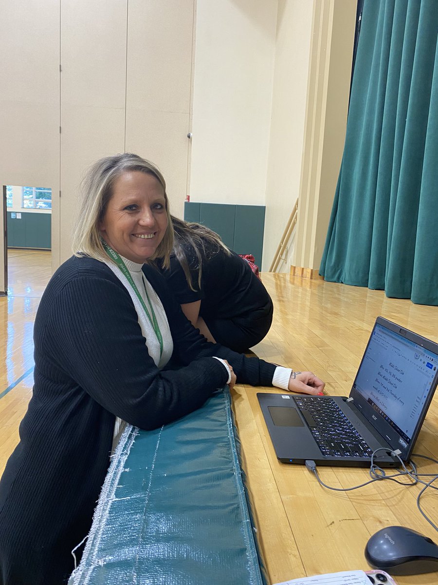 TaraCanniff's tweet photo. Middle School Club had its first meeting today! We discussed activities and community service projects we would like to do this year. Afterwards we played kickball! As always no cellphones! Just fun! @GreenIslandUFSD @HeatlyPrincipal @Kmbrly_Ross @DKalbfliesh @Ms_Heffern https://t.co/L6csBPibLk