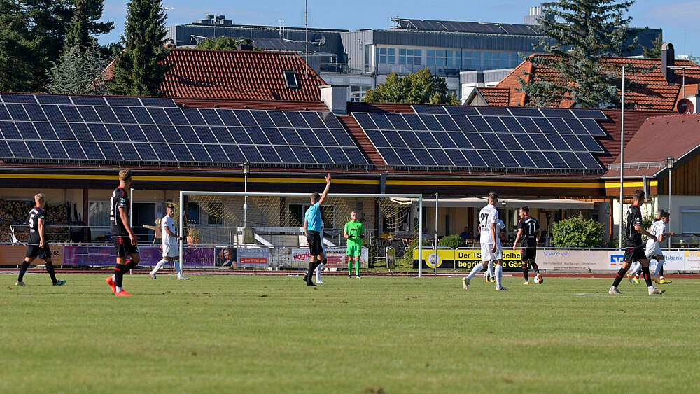 Im Rahmen des DFB-Projektes 'Klimaschutz im Amateurfußball' werden fünf Vernetzungstreffen mit Amateurvereinen abgehalten. Hier dreht sich alles um die ökologische Nachhaltigkeit im Amateurfußball. Jetzt noch anmelden! ➡️ dfb.social/ks_amateur22