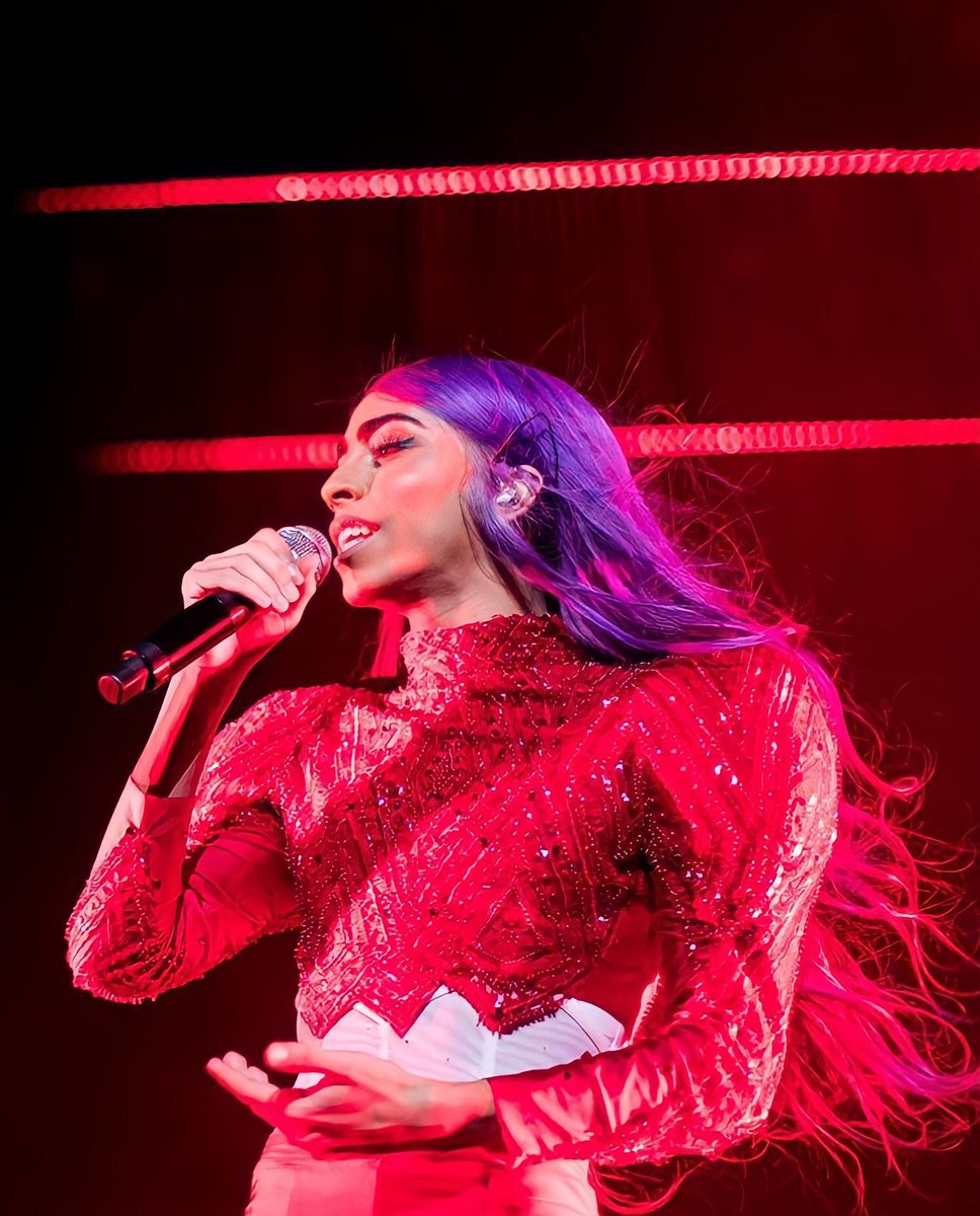 iambilalhassani's tweet photo. Happy 3 ans au Kingdom Tour a L’Olympia , qui nous a valu le prix du concert de l’année aux Olympia awards 🪩🦋

Le 14 Décembre prochain on embarque dans une nouvelle aventure à la GAITÉ  LYRIQUE , j’espère pouvoir vous rendre fier.e.s à nouveau ! https://t.co/78LNiJlf9A
