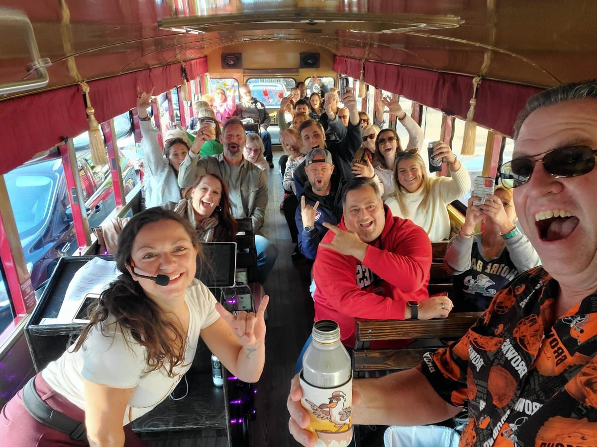 FunnyBusCLE's tweet photo. @k_hoff_ serving up the laughs on the Funny Bus tonight. Give her a shout out if you see the bus drive by!
#theland #cleveland #clevelandcomedy #clevelandtours #CLE
#clevelandnightlife https://t.co/f9jjTVIIeR