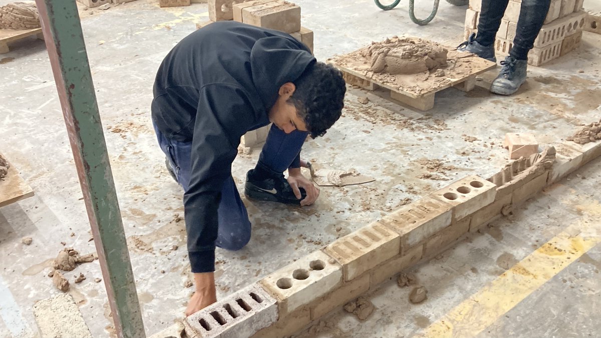hullcollegegrp's tweet photo. 📸 We loved snapping our Level 1 Bricklaying students laying the foundations for their future careers in our dedicated construction workshop this week! 🤩
Discover more about our Brickwork courses 👉 https://t.co/p1MQu2N7Uv
#CollegesWeek2022 #LoveOurColleges #ShowYourSkills https://t.co/zpOmFvJ69v