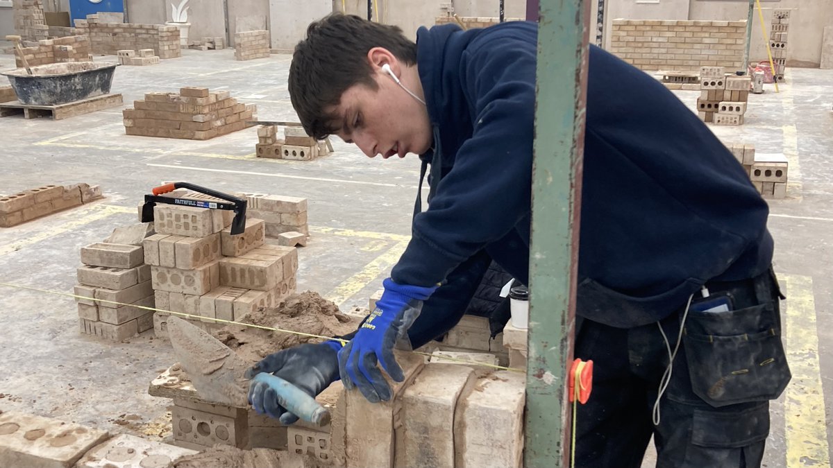hullcollegegrp's tweet photo. 📸 We loved snapping our Level 1 Bricklaying students laying the foundations for their future careers in our dedicated construction workshop this week! 🤩
Discover more about our Brickwork courses 👉 https://t.co/p1MQu2N7Uv
#CollegesWeek2022 #LoveOurColleges #ShowYourSkills https://t.co/zpOmFvJ69v