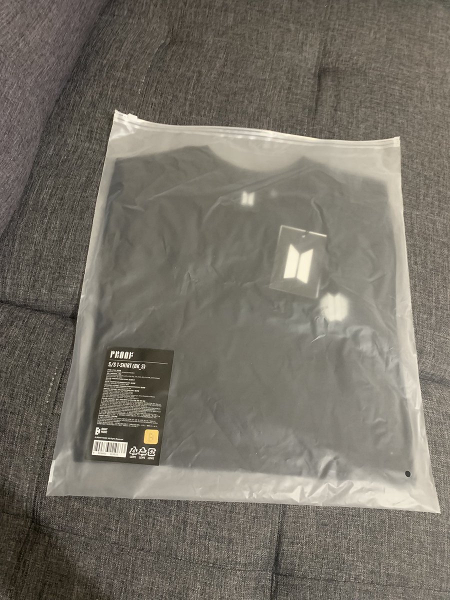 borahaedaddy's tweet photo. WTS LFB

BTS Proof Run Shirt (Small)

₱ 2,000

MOP: PAYO - BDO/Gcash
On hand and Ready to Ship!
MOD: GGX

DM us to order!

🏷 lf wts wtb lfb bts proof merch run army ph 

#BorahaeDaddy #BorahaeDaddyShop #BTS #BTSMerch #BTSProofMerch https://t.co/L0BJBqv02k