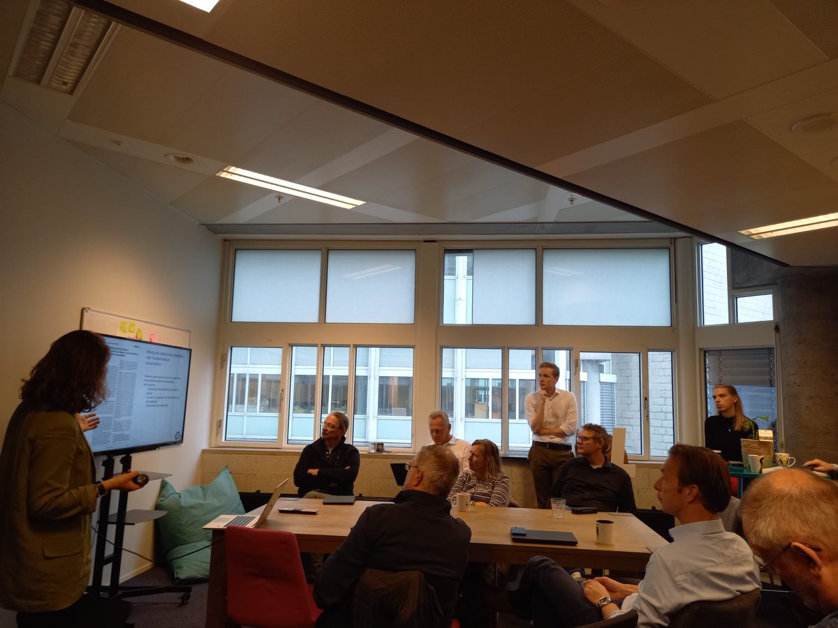 Chain_Research's tweet photo. Today we presented our 'Blockchain in the Network Society' project at @BCcoalitionNL. It resulted in an inspiring discussion! @estherkey @COirsouw @goossens_jurgen @GertMeyers https://t.co/KQDjtLvvvf