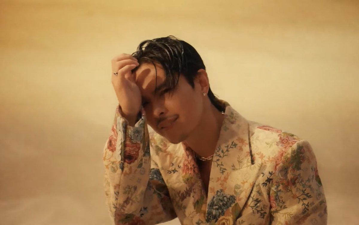 foreverluv_gun's tweet photo. 甘くて色気たっぷりだった😍
ステキ✨✨
#RYUJI
#IMAICHI
#CASTLEOFSAND
Music Video
https://t.co/0pgR2qrLFP https://t.co/SicBbF0zWB